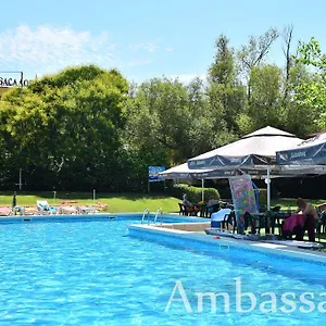 Ambassador - Free Parking Otel